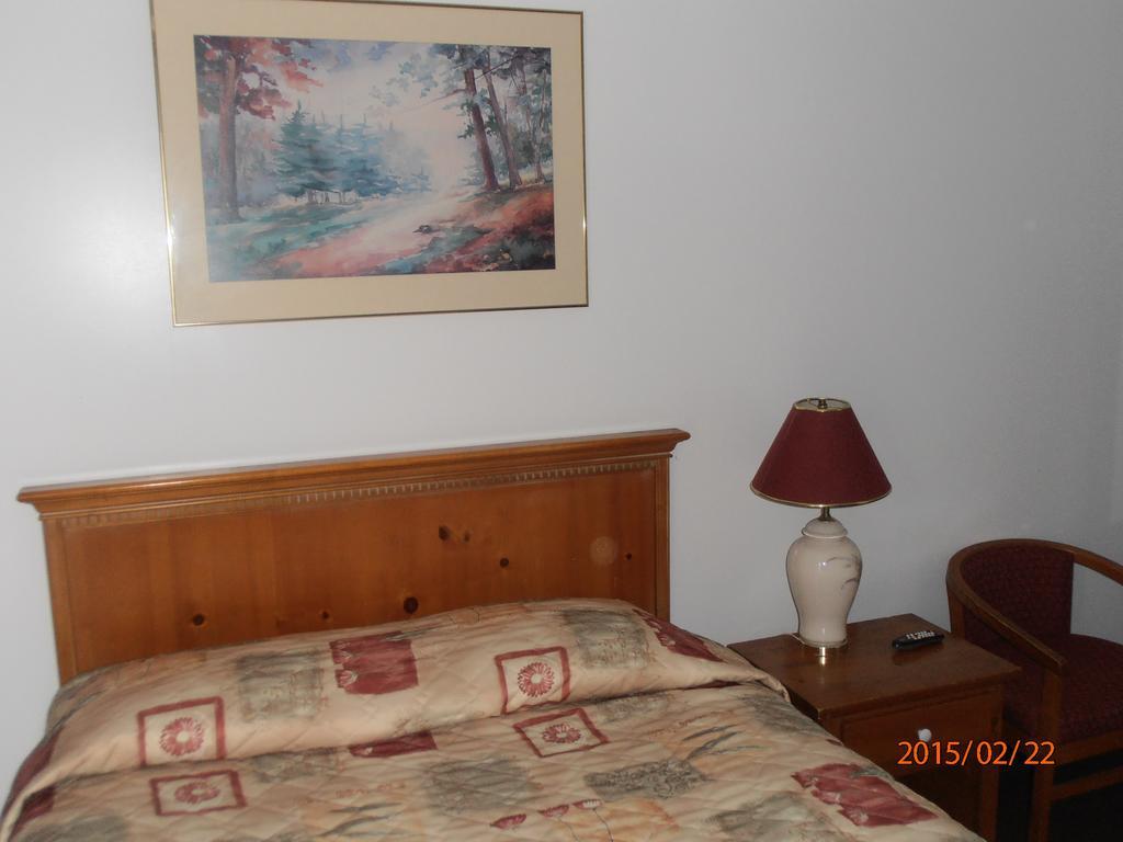 Maples Motel Orillia Eksteriør billede