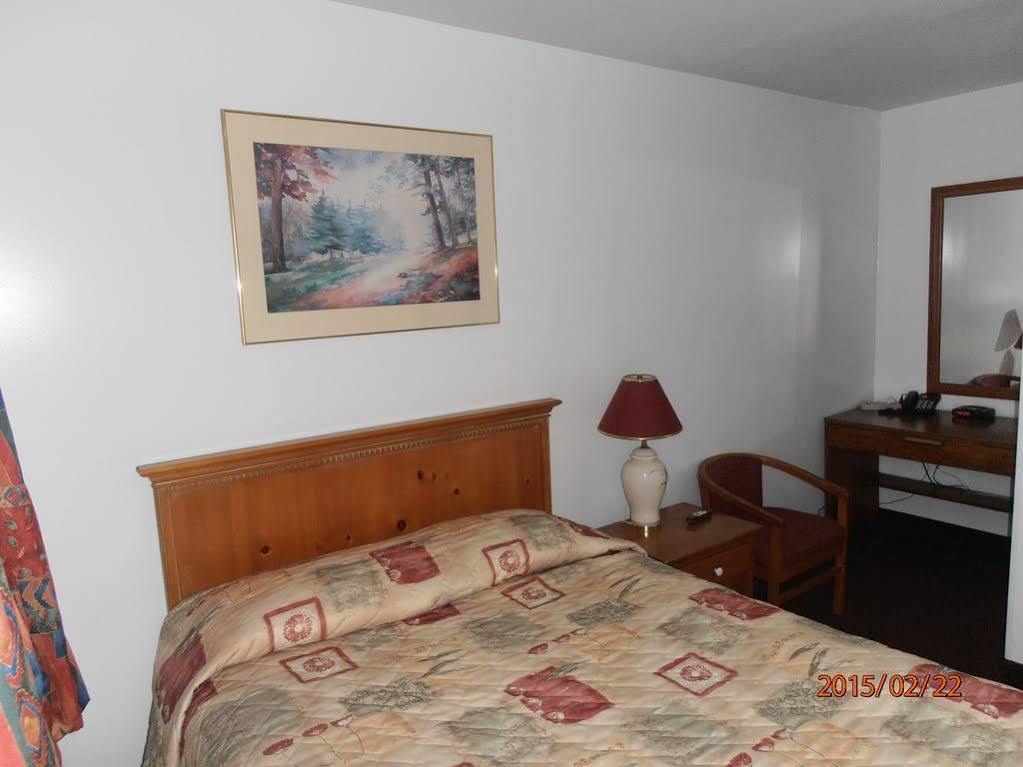 Maples Motel Orillia Eksteriør billede